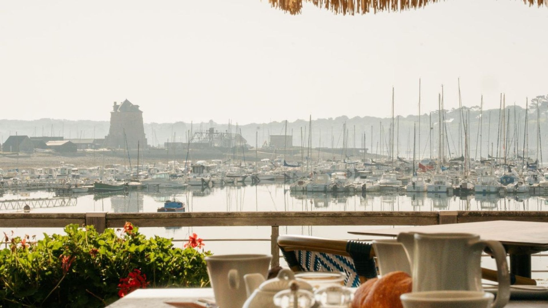 Terrasse petit déjeuner
